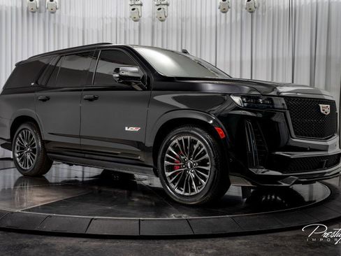 Used 2023 Cadillac Escalade V image 18