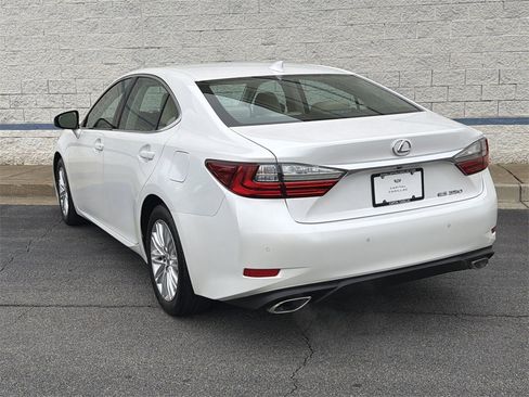 Used 2016 Lexus ES 350 w/ Premium Package w/Wood Trim image 5
