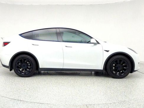 Used 2020 Tesla Model Y Long Range image 4