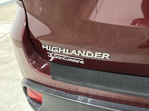 Used 2015 Toyota Highlander XLE AWD/4WD image 27