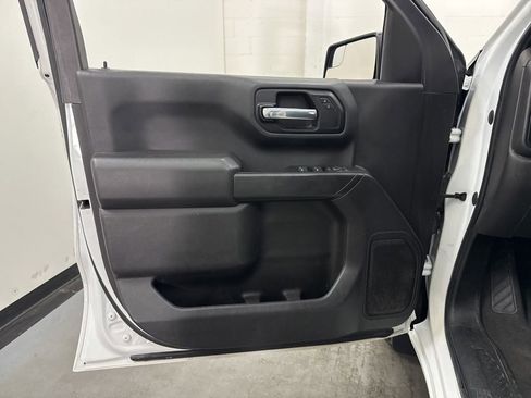 Used 2022 Chevrolet Silverado 1500 Custom w/ Safety Confidence Package RWD image 11