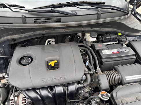 Used 2025 Kia Soul LX w/ LX Technology Package FWD image 30