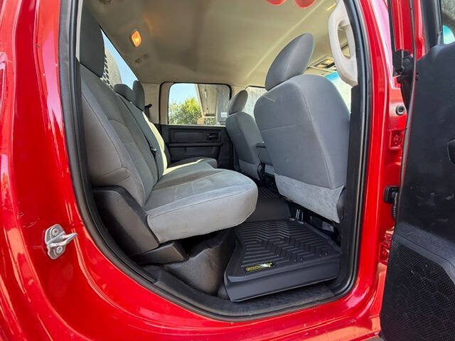 Used 2018 RAM 3500 Tradesman w/ Chrome Appearance Group AWD/4WD image 17