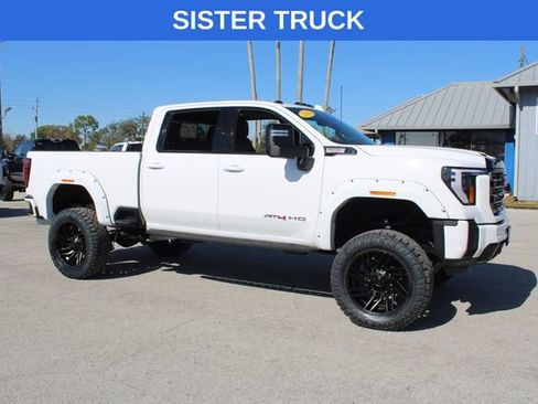Used 2025 GMC Sierra 2500 AT4 w/ AT4 Premium Plus Package AWD/4WD image 16