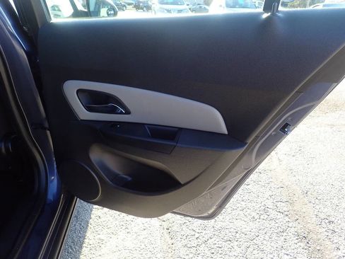 Used 2013 Chevrolet Cruze LS image 28