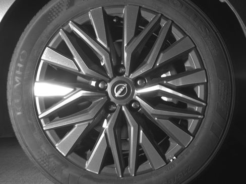 Used 2025 Nissan Altima 2.5 SV FWD image 13