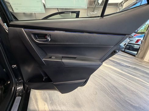 Used 2017 Toyota Corolla SE FWD image 41