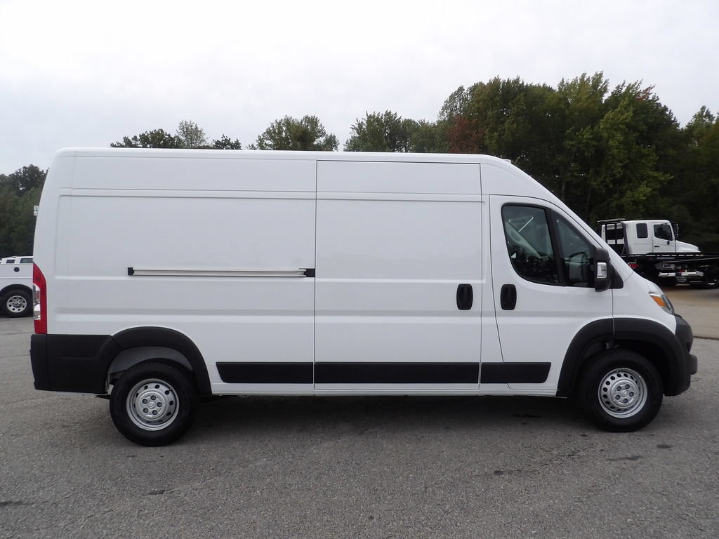 Used 2026 RAM ProMaster 2500 w/ Convenience Group FWD image 9