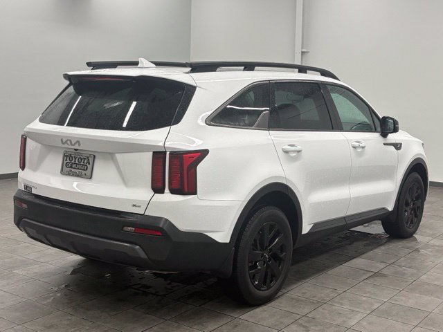 Used 2023 Kia Sorento S w/ Panoramic Sunroof Package AWD/4WD image 2