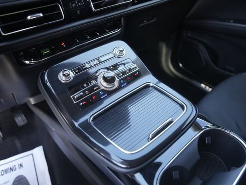 Used 2022 Lincoln Nautilus Reserve image 28