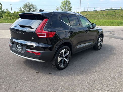 Used 2023 Volvo XC40 B5 Plus w/ Climate Package AWD/4WD image 5