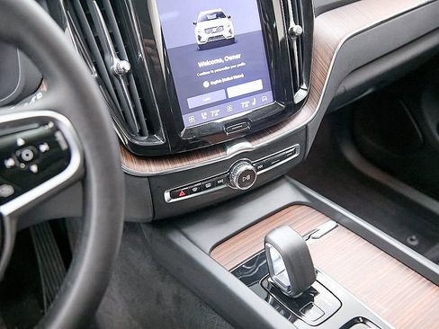 Certified 2023 Volvo XC60 B5 Plus w/ Climate Package image 16