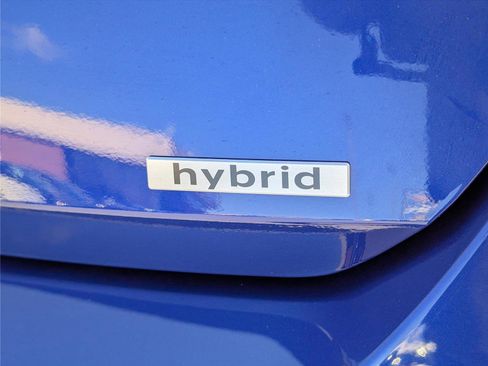 Used 2025 Hyundai Elantra Limited image 9