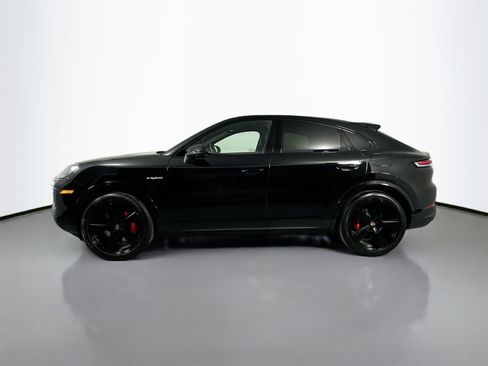 Certified 2025 Porsche Cayenne S image 2