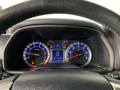 Used 2014 Toyota 4Runner SR5 RWD image 23