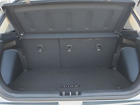 Certified 2023 Hyundai Venue SEL image 8