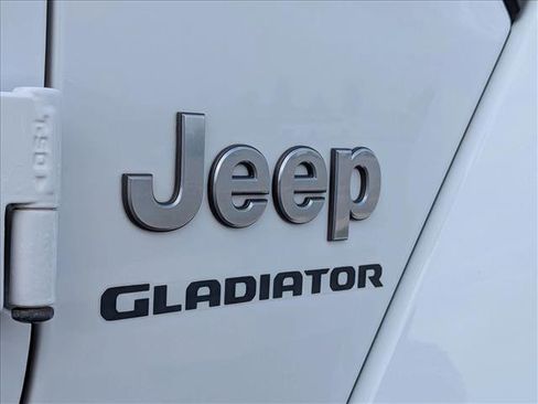 Used 2020 Jeep Gladiator Overland AWD/4WD image 23