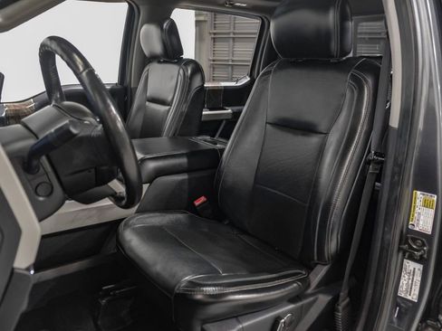 Used 2019 Ford F250 Lariat w/ Lariat Ultimate Package AWD/4WD image 31