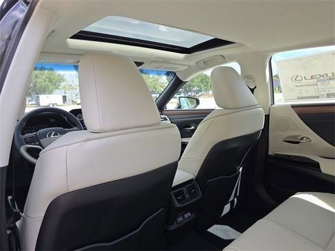 New 2025 Lexus ES 350 w/ Premium Package image 18