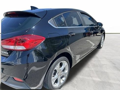 Used 2019 Chevrolet Cruze Premier w/ Sun And Sound Package FWD image 4