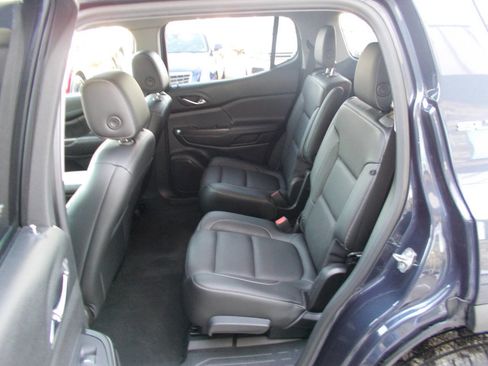 Used 2019 GMC Acadia SLT image 16