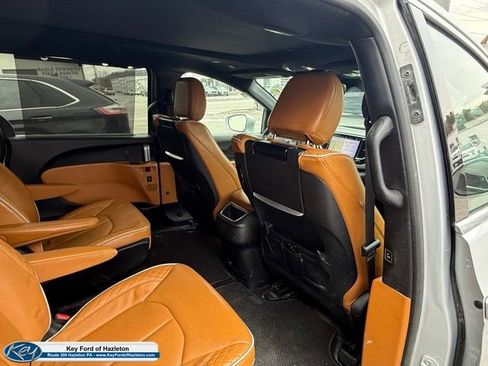 Used 2022 Chrysler Pacifica Pinnacle image 19