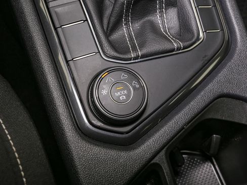 Certified 2024 Volkswagen Tiguan S image 35