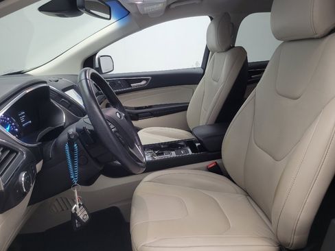 Used 2019 Ford Edge Titanium w/ Cold Weather Package image 17