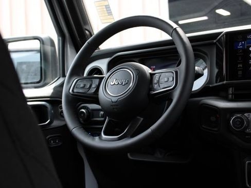 Used 2025 Jeep Wrangler Unlimited Sport S 4xe AWD/4WD image 46