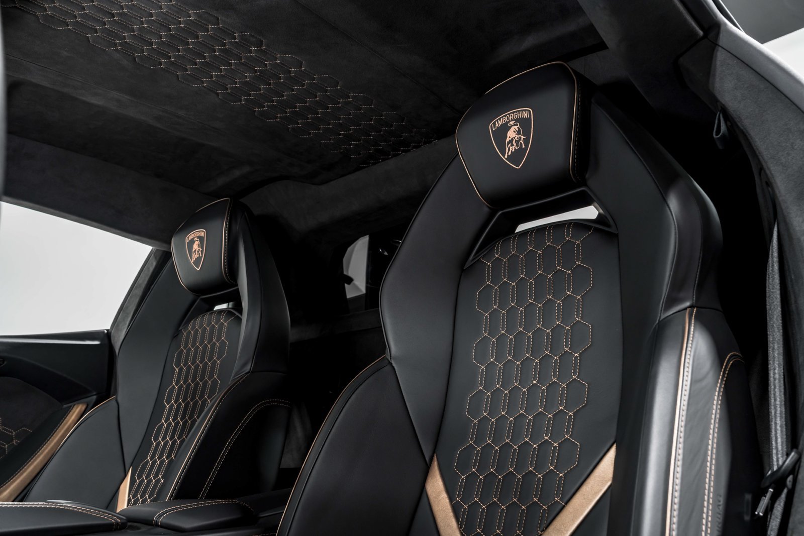 Used 2024 Lamborghini Revuelto AWD/4WD image 19
