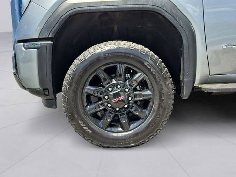 Used 2025 GMC Sierra 2500 AT4 w/ AT4 Premium Plus Package AWD/4WD image 9