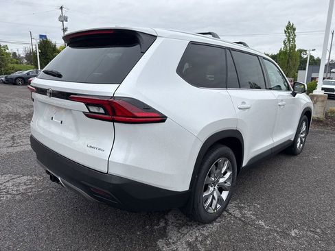 New 2026 Toyota Grand Highlander AWD image 3