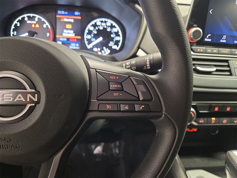 Used 2025 Nissan Altima 2.5 S image 17