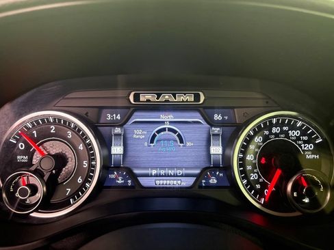 Used 2019 RAM 1500 Laramie w/ Sport Appearance Package AWD/4WD image 23