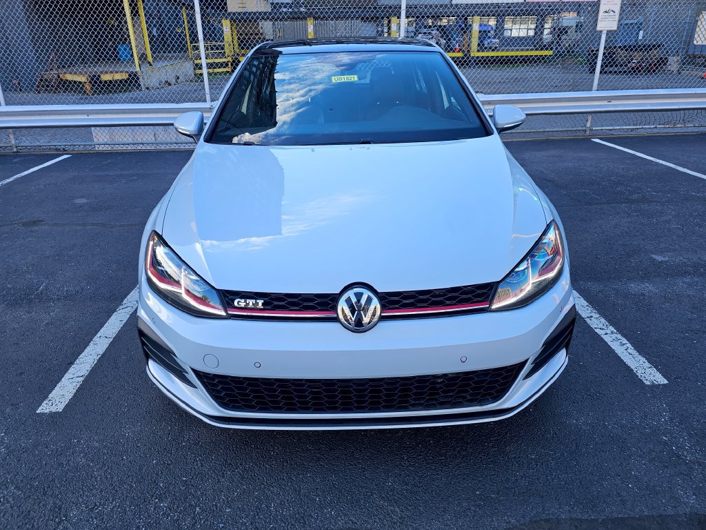 Used 2018 Volkswagen GTI 4-Door FWD image 3