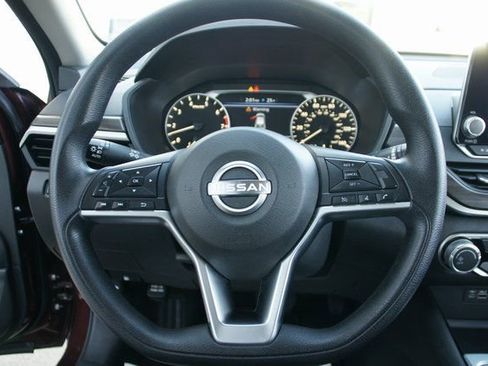 Used 2024 Nissan Altima 2.5 SV image 18