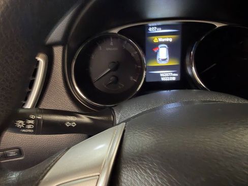 Used 2015 Nissan Rogue SV AWD/4WD image 9