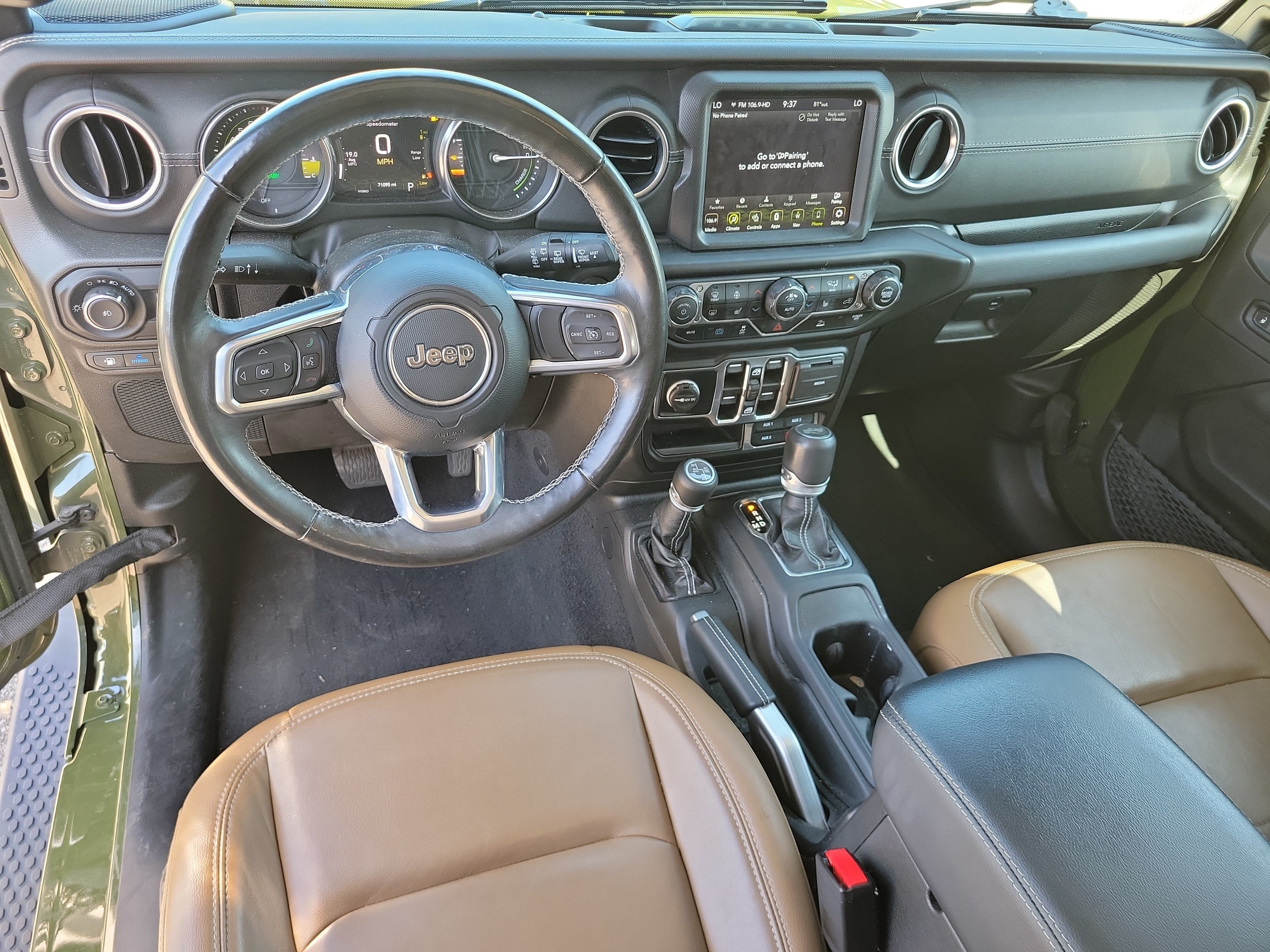 Used 2022 Jeep Wrangler Unlimited Sahara w/ Cold Weather Group AWD/4WD image 14