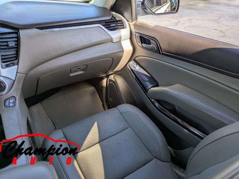 Used 2018 GMC Yukon XL SLT image 23