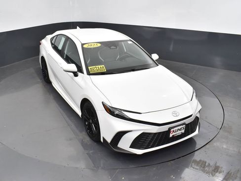 Used 2025 Toyota Camry SE image 42