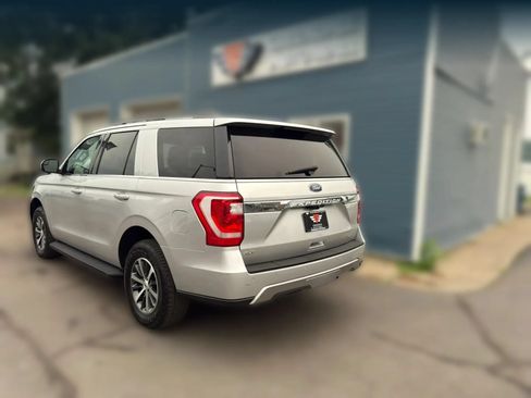 Used 2018 Ford Expedition XLT AWD/4WD image 4