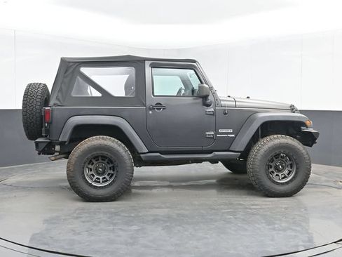 Used 2018 Jeep Wrangler Sport AWD/4WD image 11