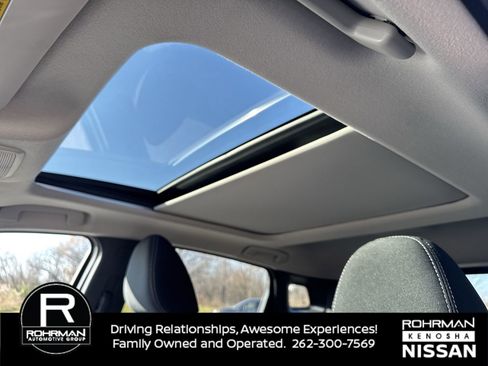 Used 2025 Nissan Kicks SV w/ SV Premium Package image 7