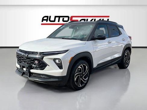 Used 2024 Chevrolet TrailBlazer RS w/ Convenience Package image 3