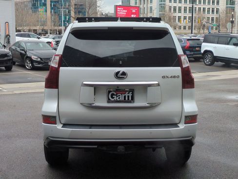 Used 2021 Lexus GX 460 Premium w/ Accessory Package image 4