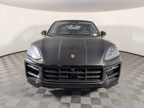 Certified 2025 Porsche Cayenne S image 10
