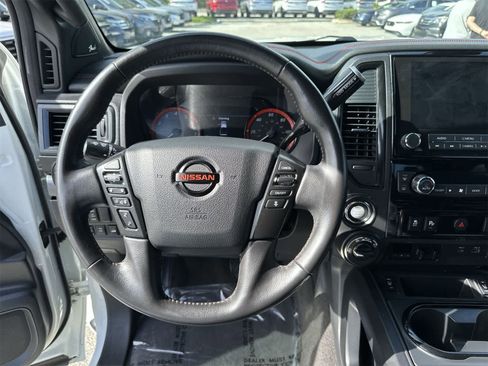 Used 2021 Nissan Titan PRO-4X w/ Pro-4x Convenience Package image 17