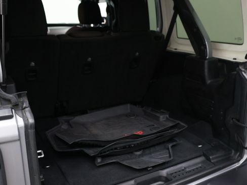 Used 2020 Jeep Wrangler Unlimited Sahara AWD/4WD image 36