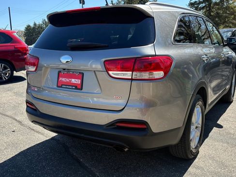 Used 2017 Kia Sorento LX FWD image 9