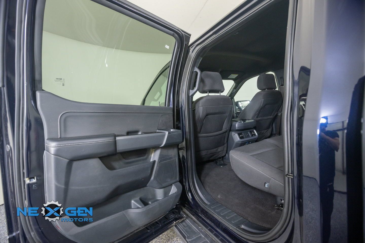 Used 2025 Ford F150 XLT w/ Equipment Group 302A MID AWD/4WD image 32
